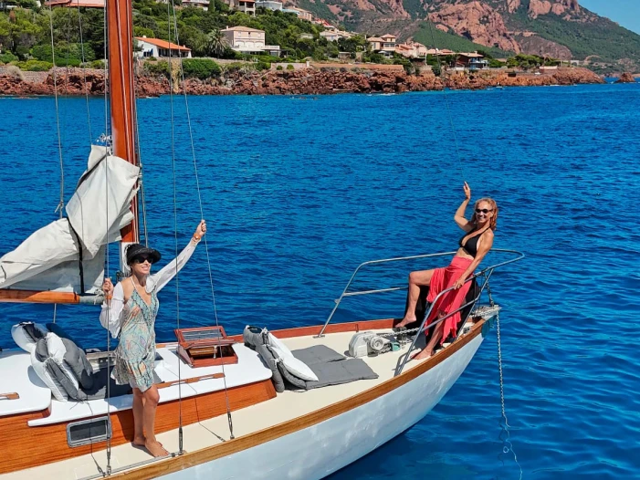 Yacht charter Saint-Raphaël cheap modèle Unique