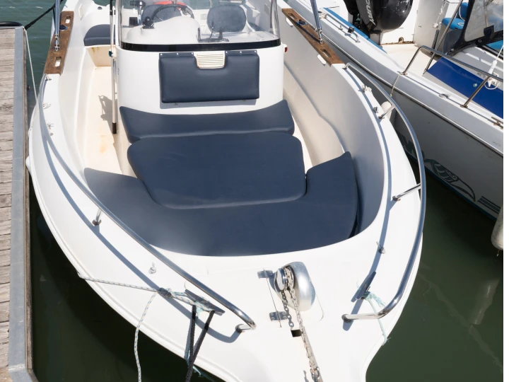 Motorboat rental with or without captain Quicksilver Royan