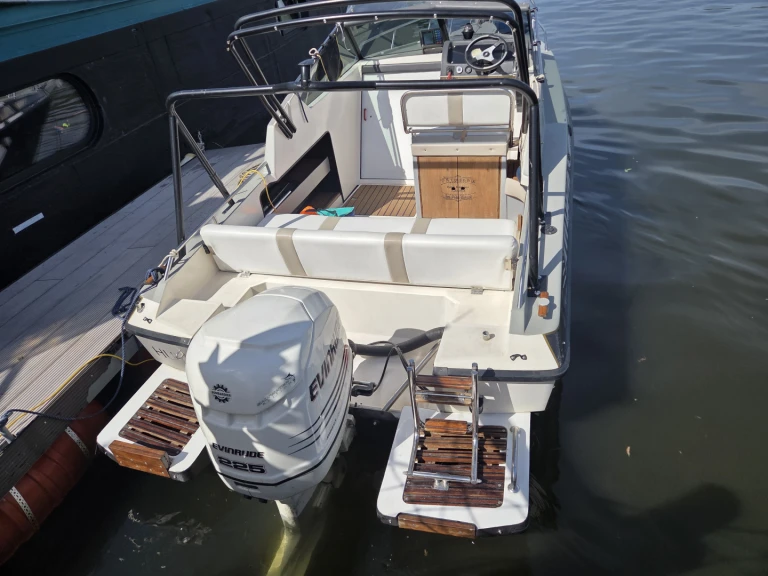 Boat rental Rio Rio 590 Cabine in Gives on Samboat