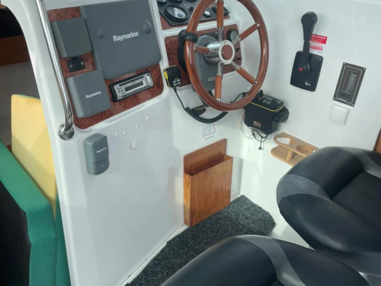 Boat rental Jeanneau Merry Fisher 695 in Gives on Samboat