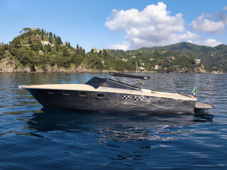 Motorboat rental with or without captain Magnum Saint-Tropez