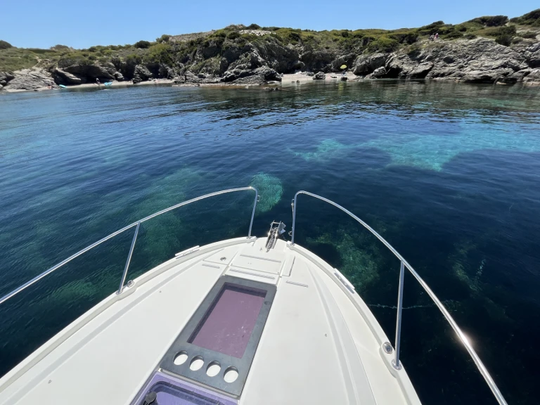 Rent a Bénéteau Antares 9 OB Six-Fours-les-Plages