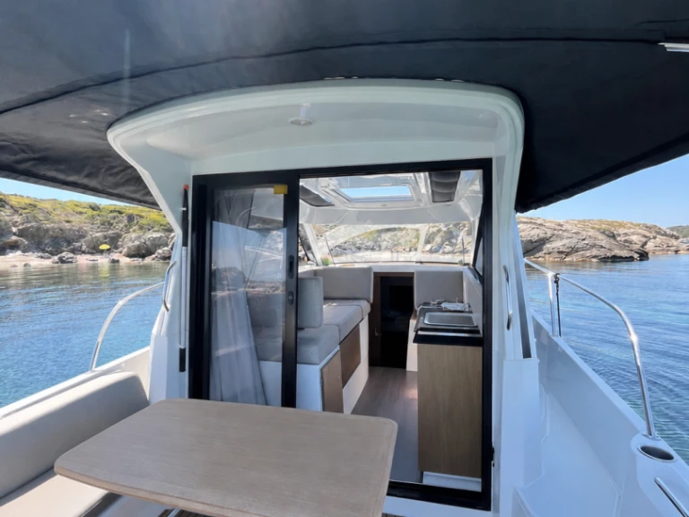 Yacht charter Six-Fours-les-Plages cheap Antares 9 OB