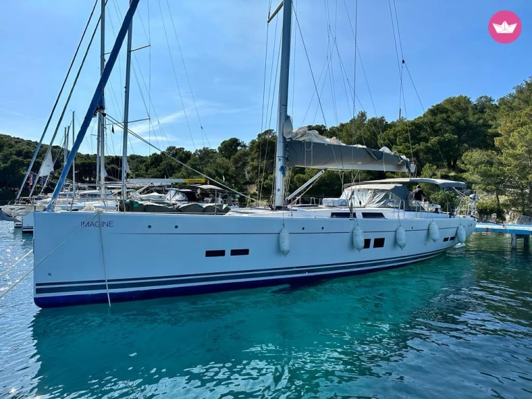 Sailboat for rent Porto-Vecchio at the best price