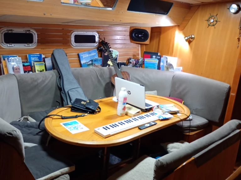 Sailboat for rent Saint-Cyprien at the best price