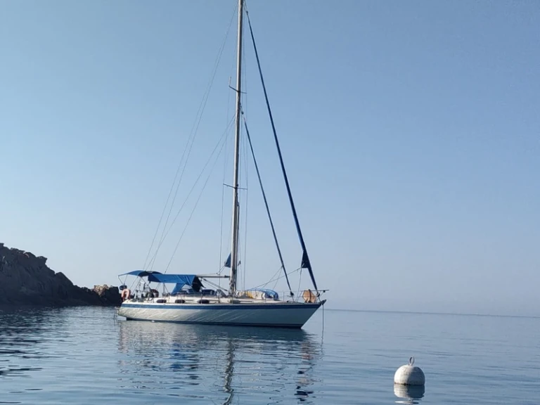 Wauquiez Centurion 42 in Port-Saint-Louis-du-Rhône on SamBoat