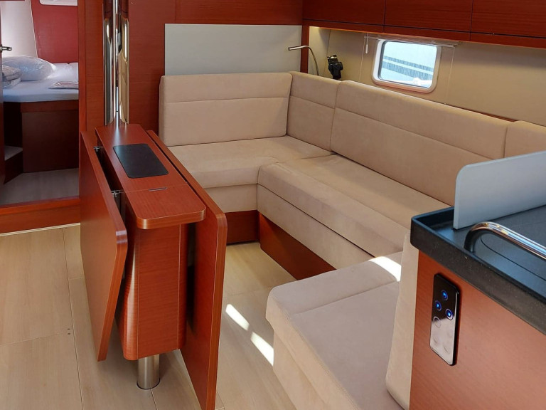 Rent a Hanse Hanse 418 Lávrio