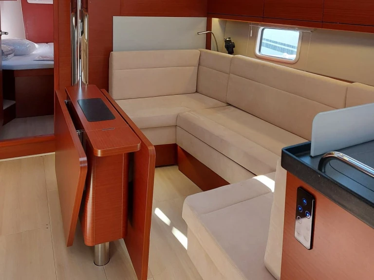Rent a Hanse Hanse 418 Lávrio