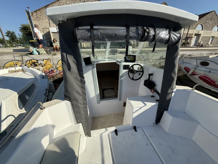 Rent a Clear Clear liner 530 Sète