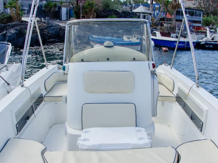 Motorboat for rent Catania at the best price