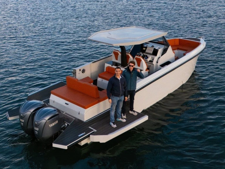 Motorboat for rent Herceg Novi at the best price