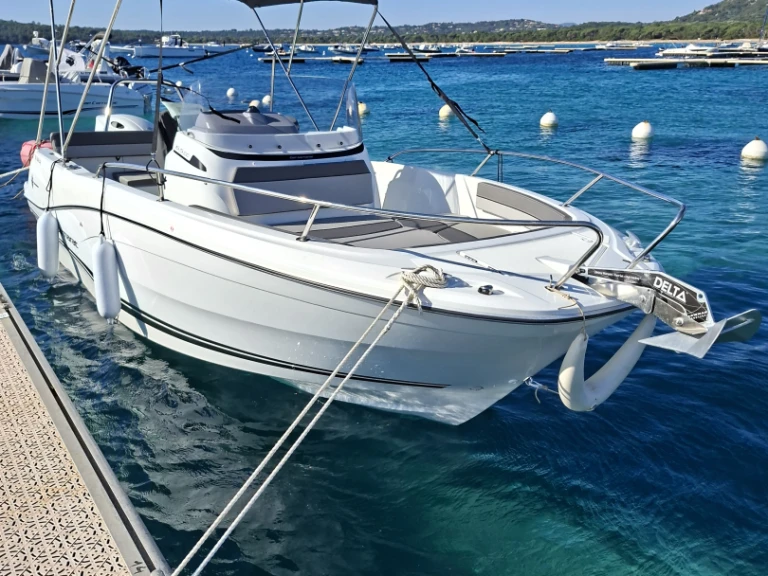 Motorboat rental with or without captain Jeanneau Porto-Vecchio
