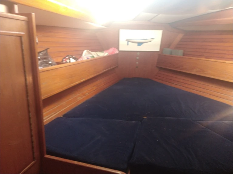 Wauquiez Centurion 42 charter bareboat or captained in  Port-Saint-Louis-du-Rhône