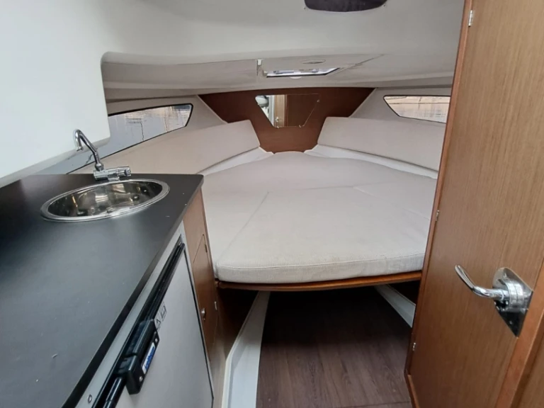 Bareboat Rental Motorboat Jeanneau with a boat licence