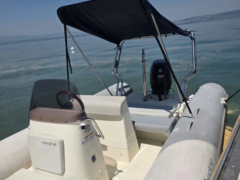 Zodiac Medline 580 in Évian-les-Bains on SamBoat