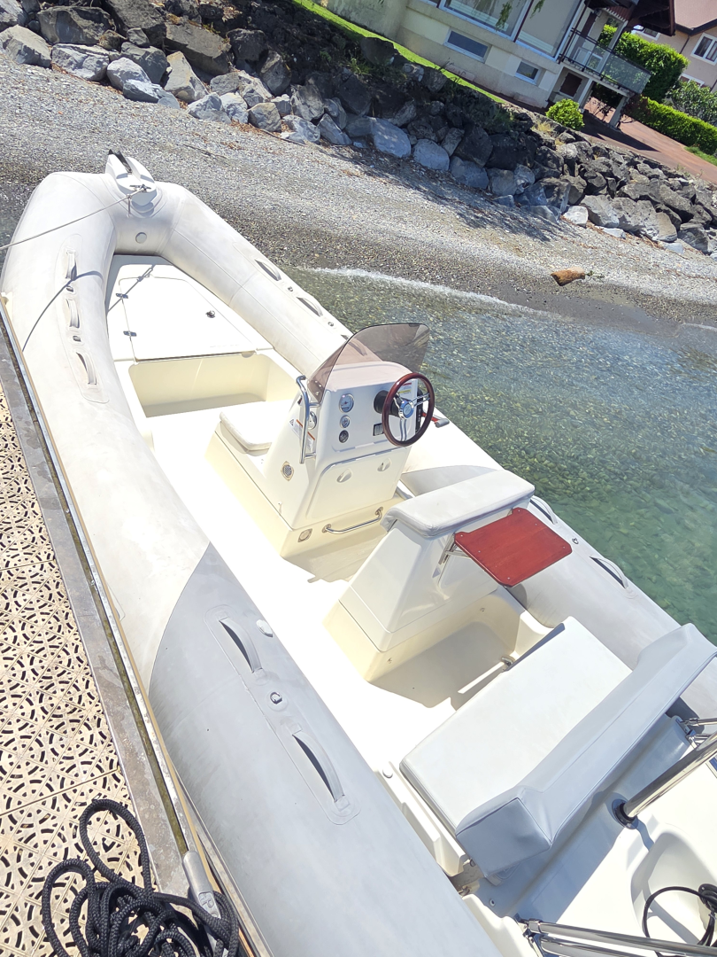 Rent a Zodiac Medline 580 Évian-les-Bains