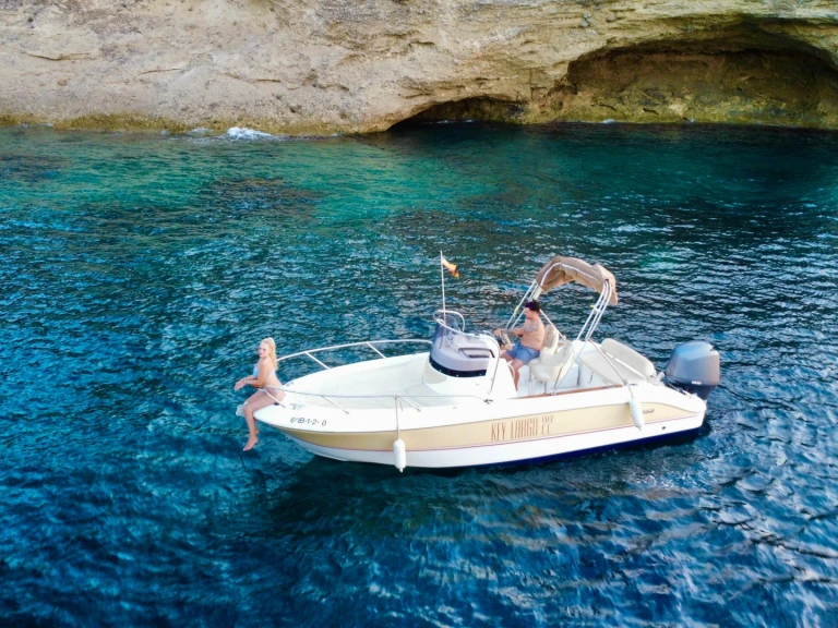 Motorboat rental in Sant Antoni de Portmany - key 22