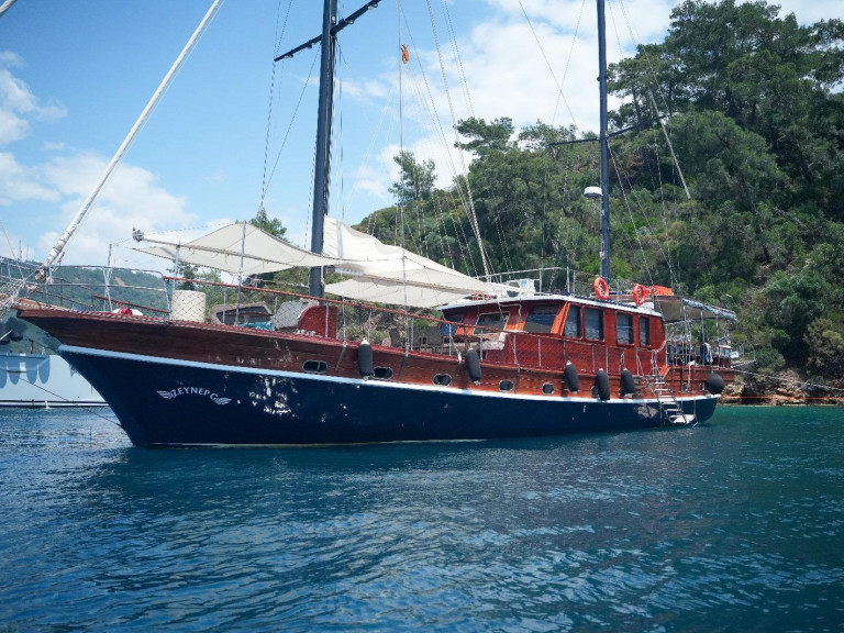 Bareboat Rental Sailboat  with a boat licence