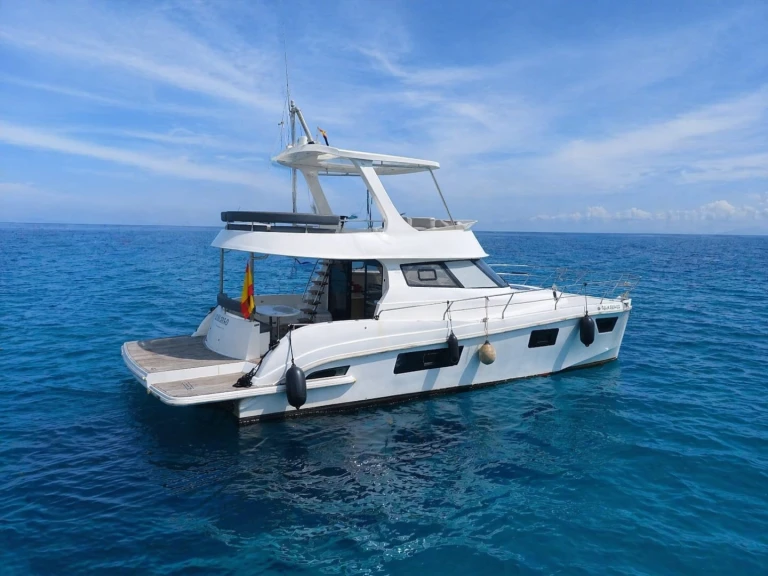 Catamaran rental in Torrevieja - Flash Catamarans Flash Cat 43 Special Edition