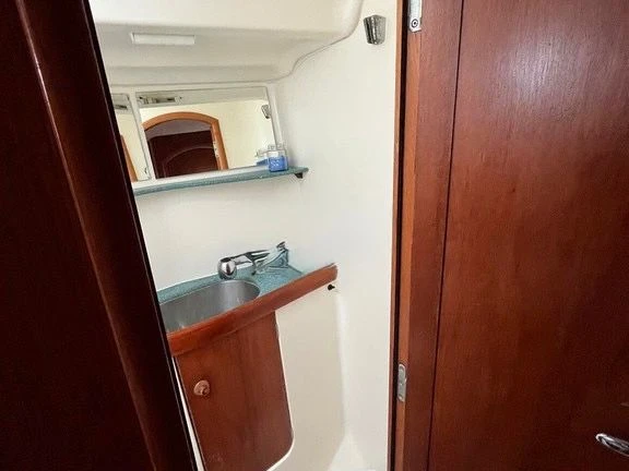 Jeanneau Sun Odyssey 43 in Níkiti on SamBoat
