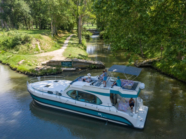 Motorboat rental in Port-sur-Saône - Nicols Yacht Nicols Quattro Fly C