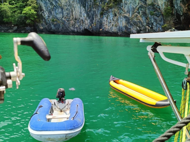 Rent a Catana Catana 42 Trang