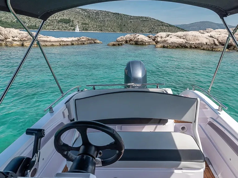 Boat rental  Shadow 22 in Trogir on Samboat