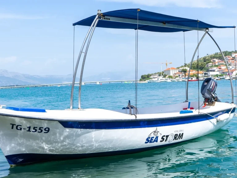 Rent a  Motorboat Trogir