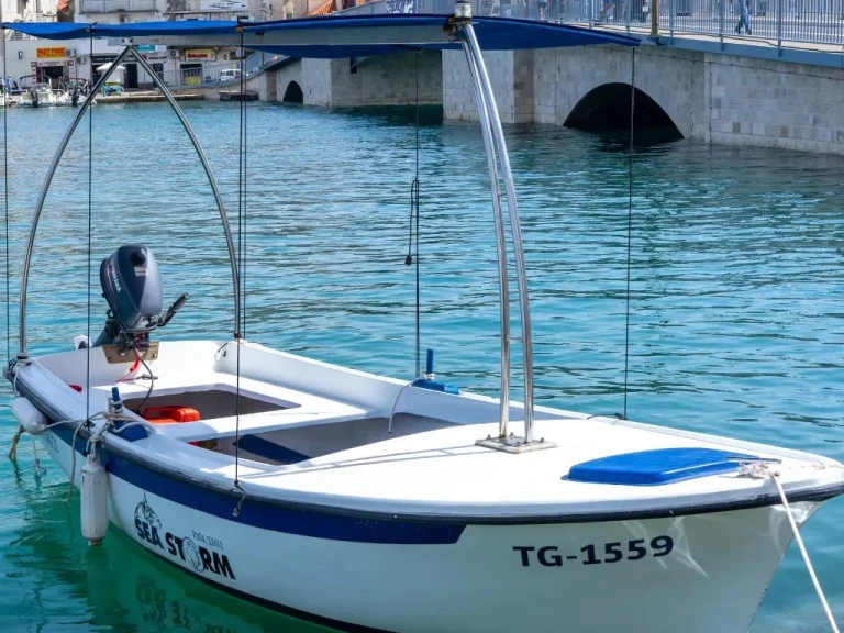 Yacht charter Trogir cheap Motorboat