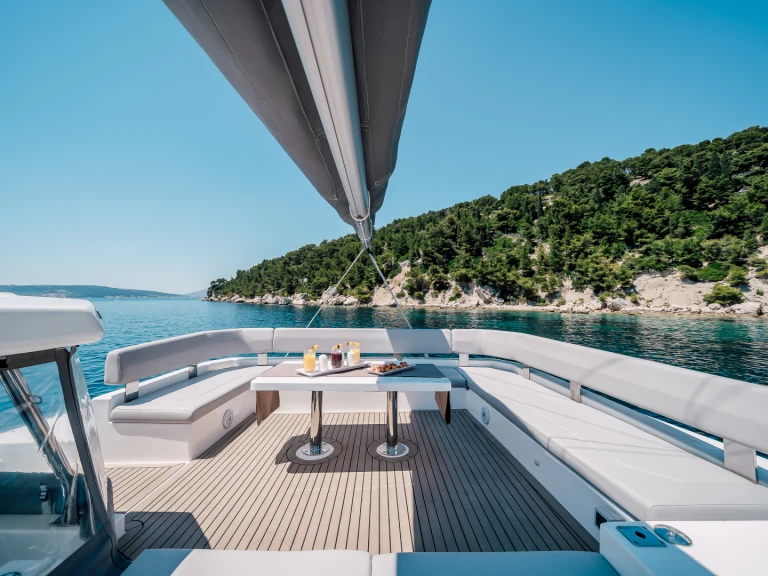 Catamaran rental with or without captain Leopard Jezera