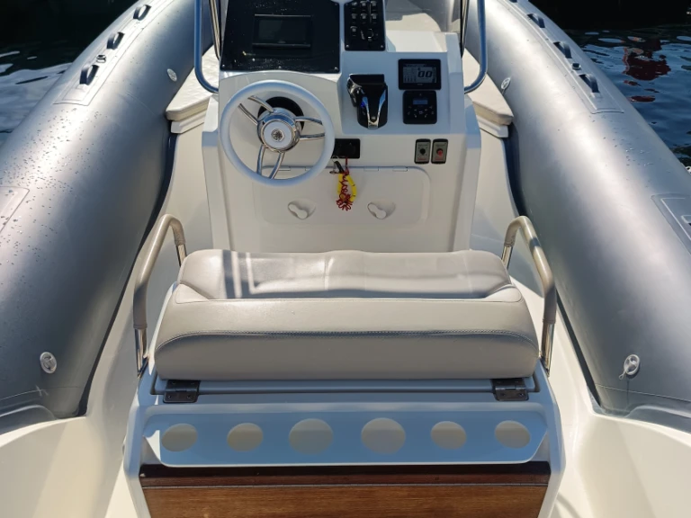 Capelli Tempest 775 in Ajaccio on SamBoat