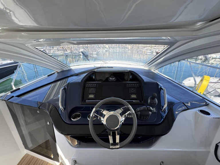 Yacht charter Port Cogolin cheap Gran Turismo 41