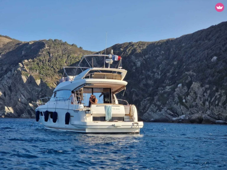 Rent a Jeanneau Prestige 500 Fly Vieux Port Golfe-Juan