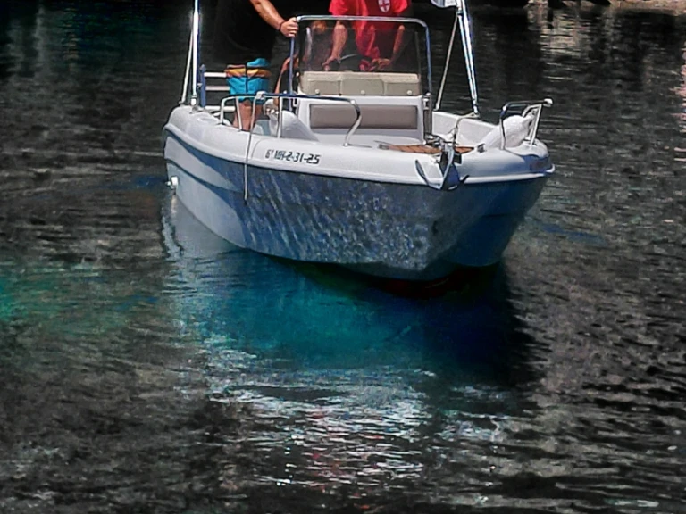Saver OPEN 520 in Ciutadella de Menorca on SamBoat