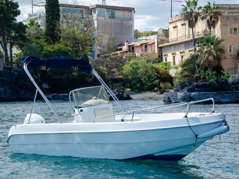 Yacht charter Catania cheap Charro 555