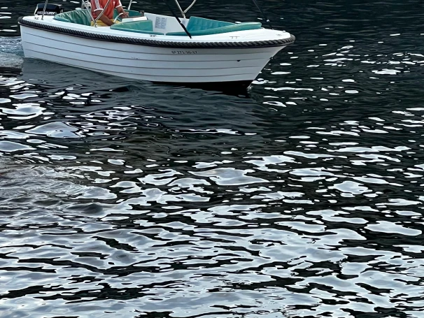 Bareboat Rental Motorboat Polyester Yacht with a boat licence