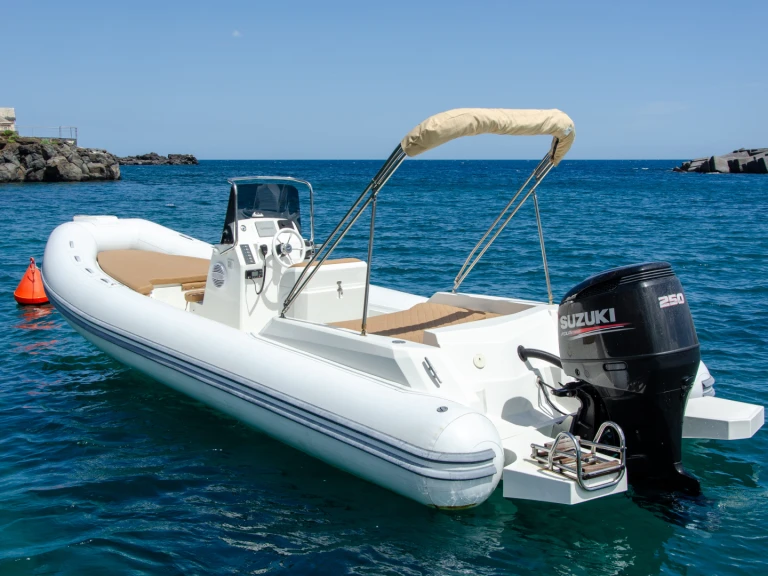 Boat rental Gem Gem 7.50m in Catania on Samboat