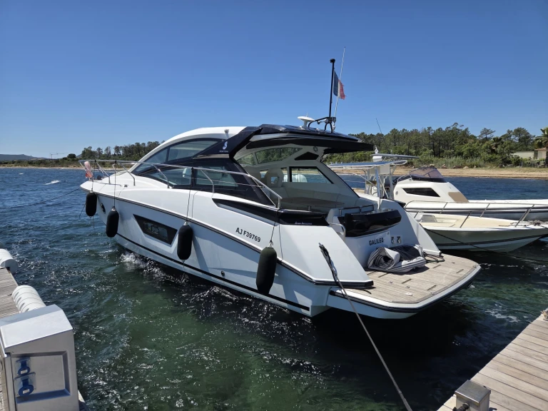 Motorboat rental with or without captain Bénéteau Porto-Vecchio