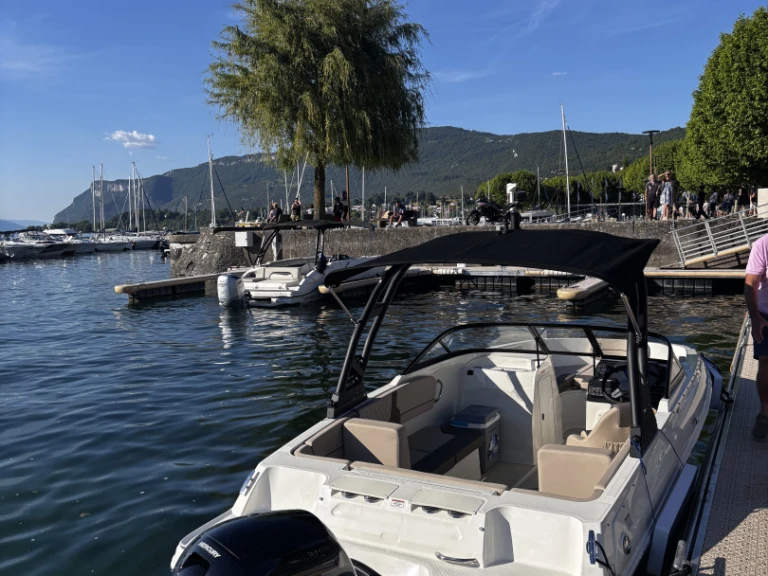 Bayliner VR4 charter bareboat or captained in  Aix-les-Bains