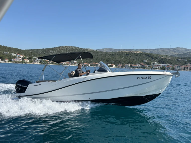 Quicksilver Activ 755 Open in Trogir on SamBoat