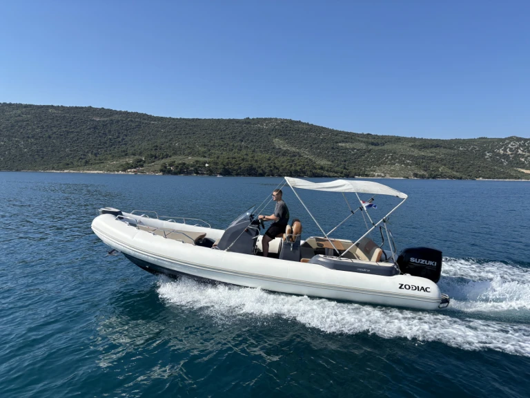 Rent a Zodiac Medline 7.5 Trogir