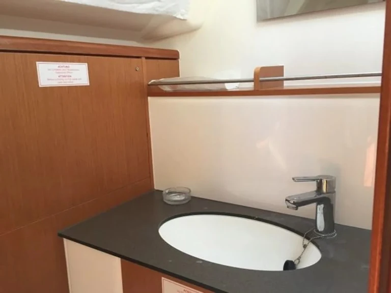 Rent a Bavaria Cruiser 37 Zadar