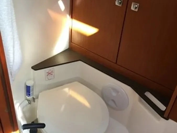 Yacht charter Zadar cheap Cruiser 37