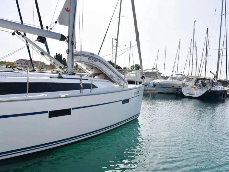 Boat rental Bavaria Cruiser 37 in Zadar on Samboat