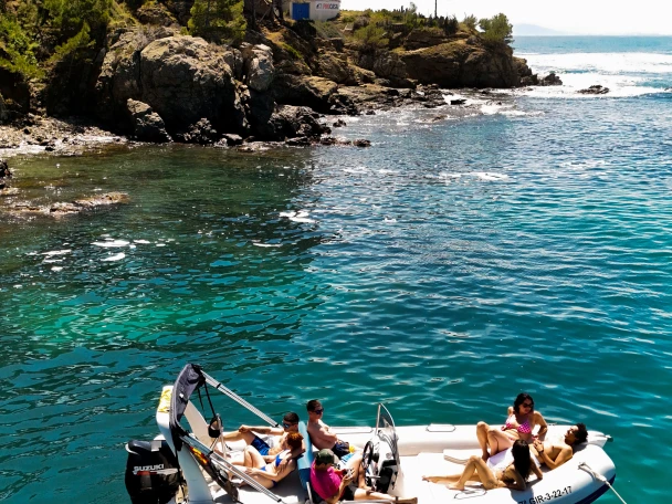 Yacht charter Roses cheap Medline II