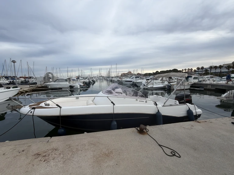 Jeanneau Cap Camarat 7.5 WA in Martigues on SamBoat