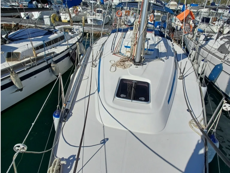 Boat rental Bavaria Bavaria 37 in Genova on Samboat