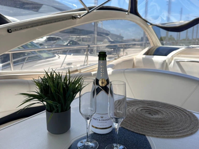Motorboat rental in Palma de Mallorca - Fairline Targa 52 Gran Turismo