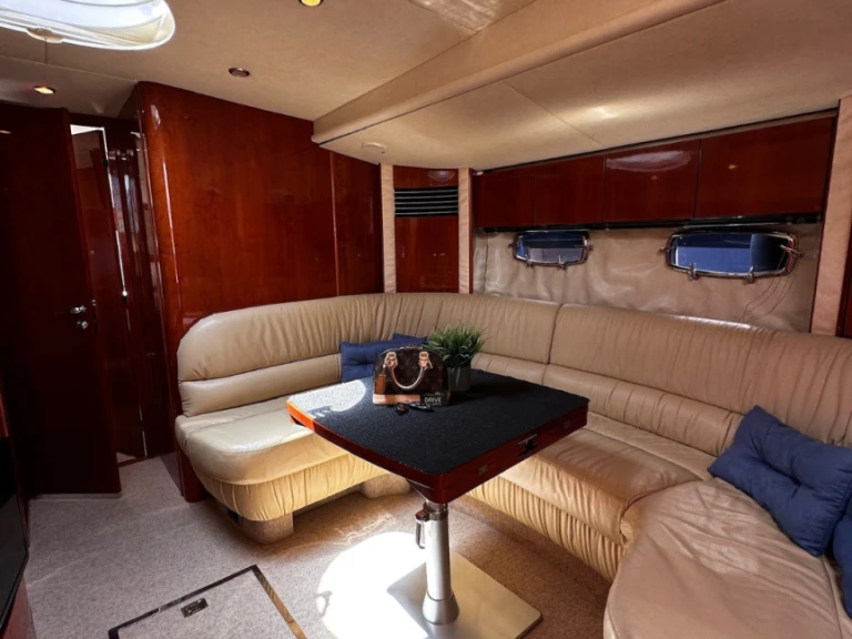 Boat rental Fairline Targa 52 Gran Turismo in Palma de Mallorca on Samboat