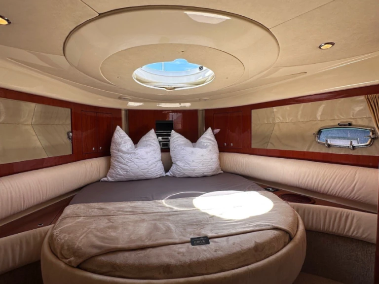 Motorboat rental with or without captain Fairline Palma de Mallorca